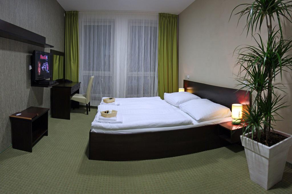 Penzion Luxury Рожнява Экстерьер фото